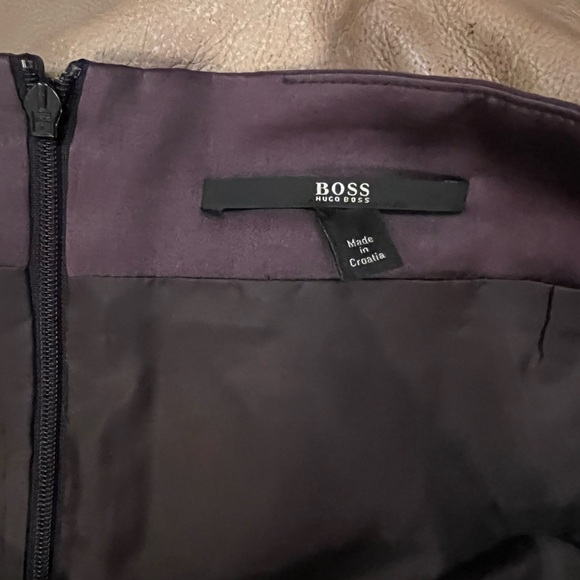 brown Hugo Boss satin skirt - knee length - Picture 2 of 4